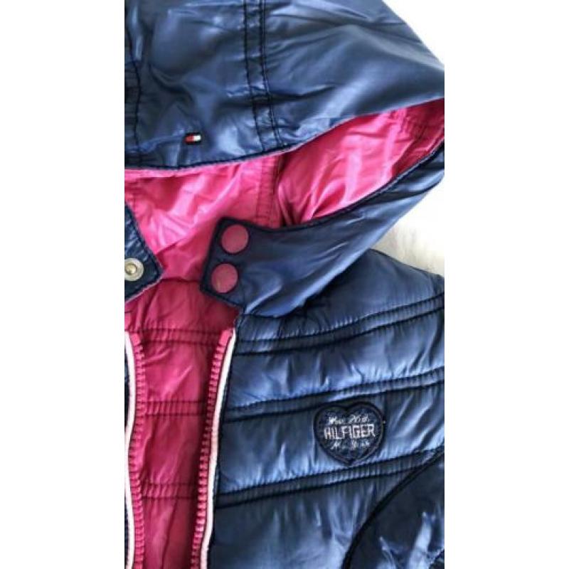 Winterjasje Hilfiger roze blauw mt 80