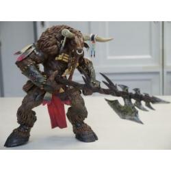 Warcraft Shaman Tauren figuur