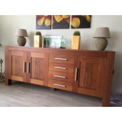 Vitrinekast + dressoir + salontafel