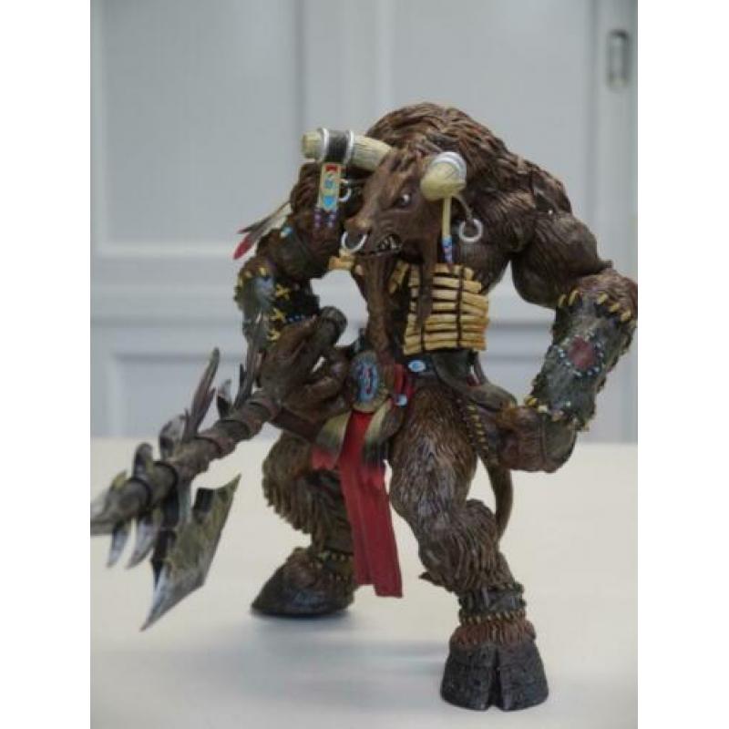 Warcraft Shaman Tauren figuur