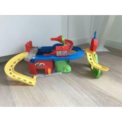 Super leuke racebaan/garage van Fisher-Price