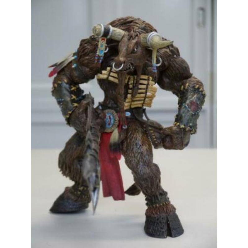 Warcraft Shaman Tauren figuur