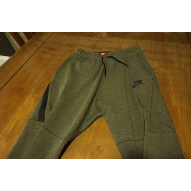 nike tech fleece broek maat 170