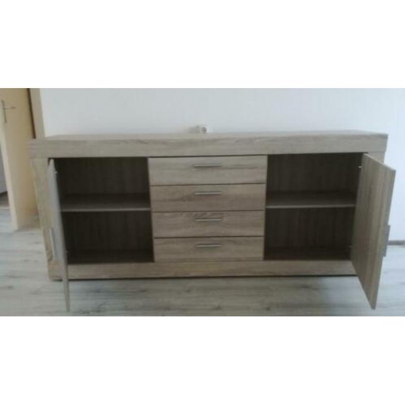 Licht houten dressoir (195×40×85)