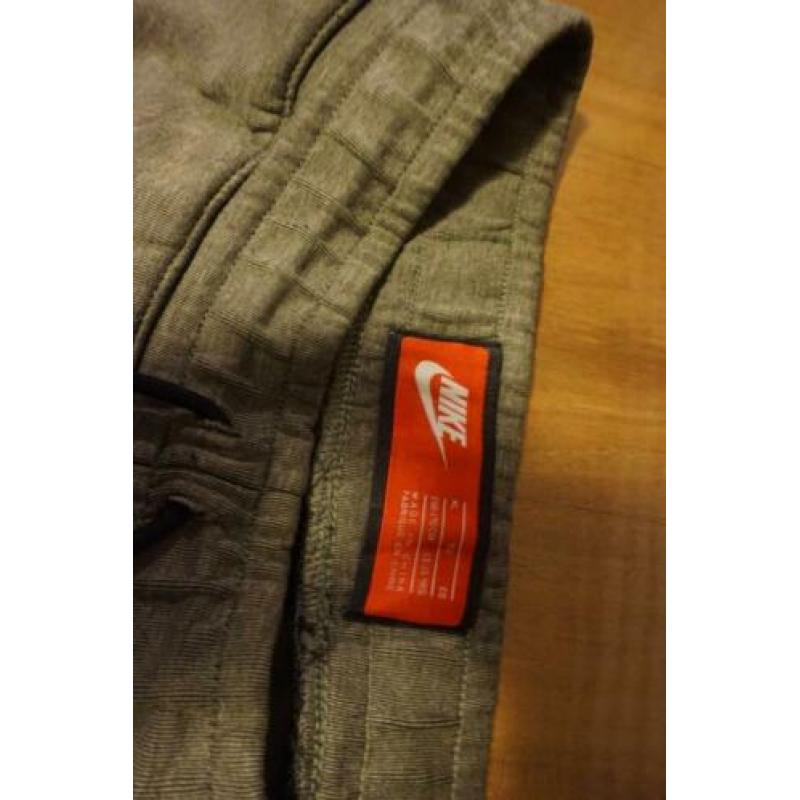 nike tech fleece broek maat 170