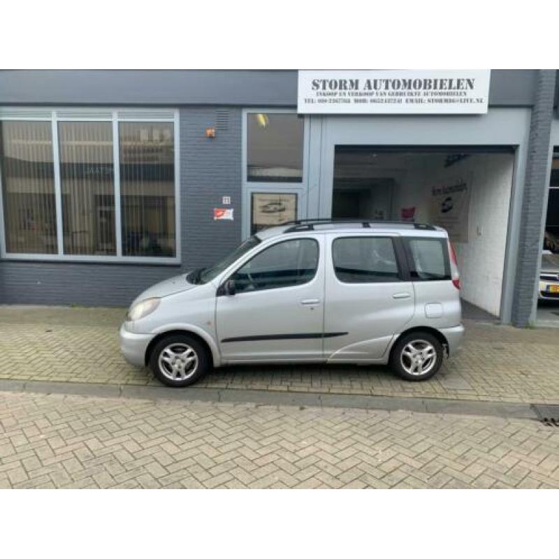 Toyota Yaris Verso 1.3-16V VVT-i Luna Met Airco, NAP en een