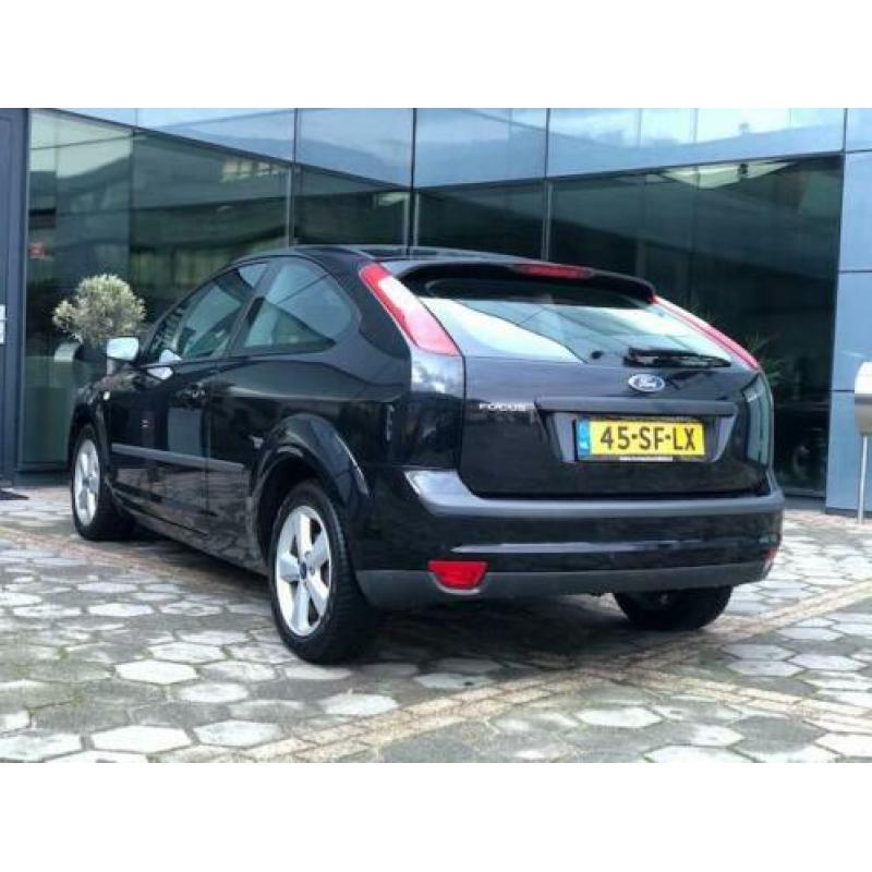 Ford Focus 1.6 16V Ambiente airco zeer nette staat !