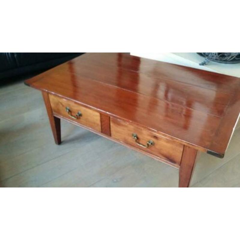 Antieke salontafel met 2 laden