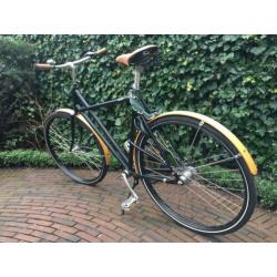 Brik fiets met cardan en houten spatborden