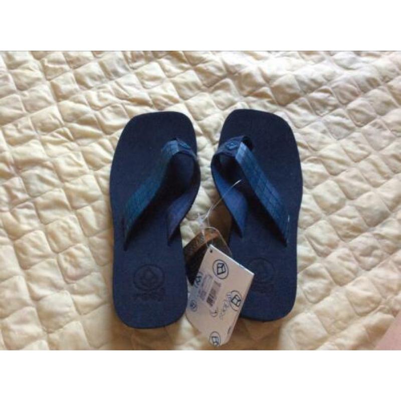 Reef Navy slippers maat 6=36(nieuw)