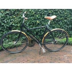 Brik fiets met cardan en houten spatborden