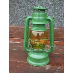 Olielamp Jupiter 1 made in Poland geelig glas pit/brander OK