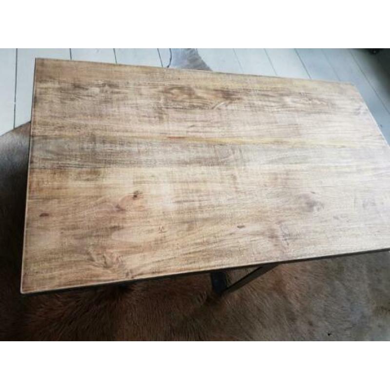 Stoere industriële salontafel