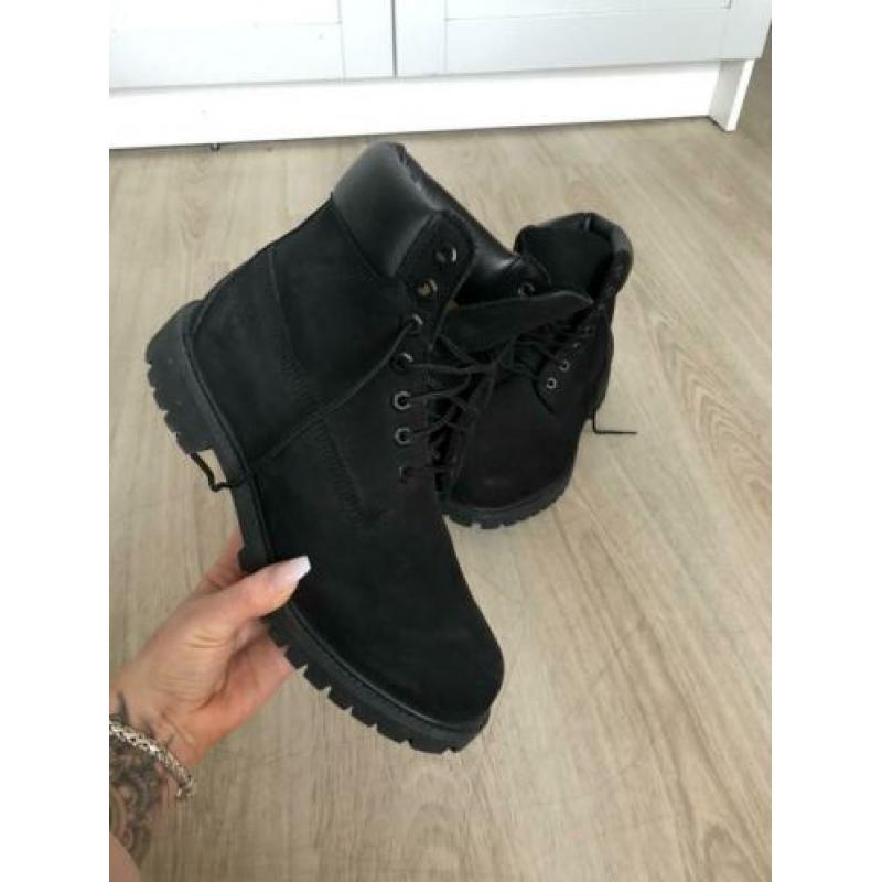 Timberlands maat 43