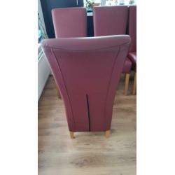 donker rood leer met blank eiken eetkamerstoelen