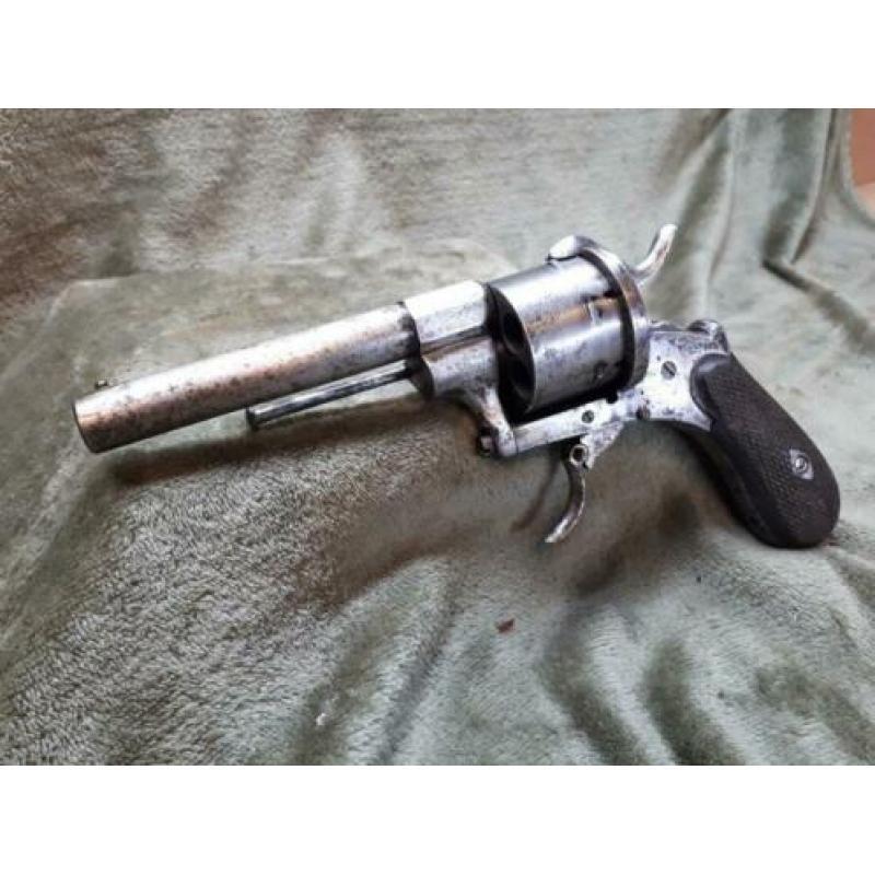 Vrijgesteld antieke revolver penvuur 11mm