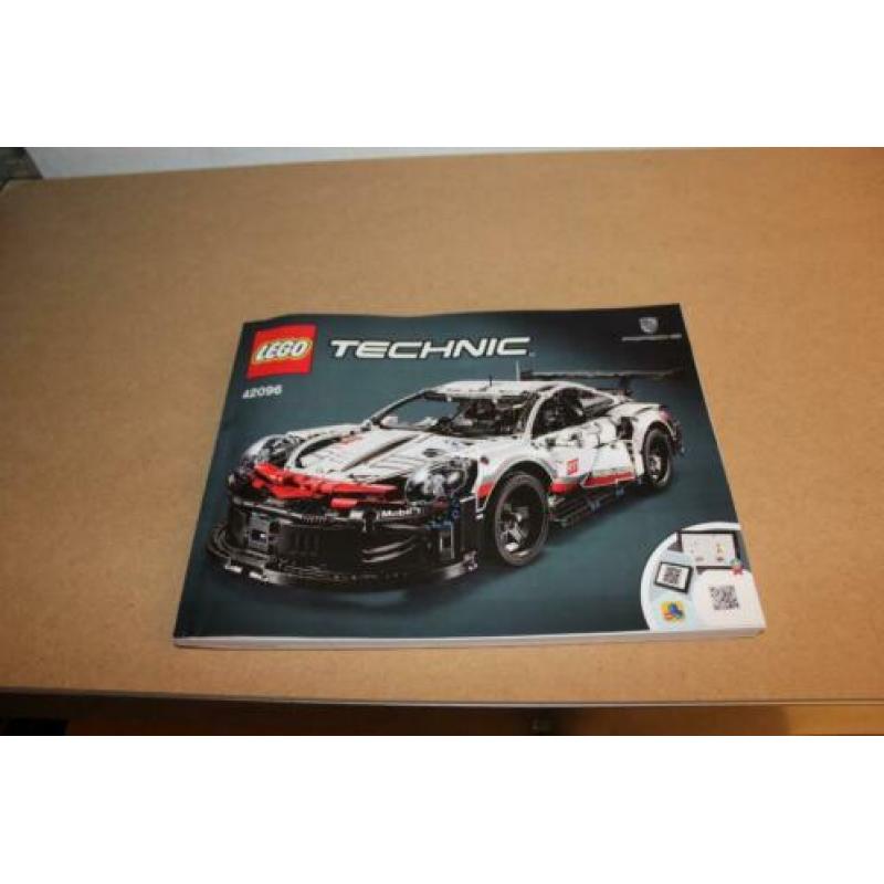 Lego Technic Porsche 911 RSR 42096