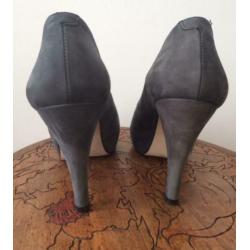 Sexy chique donkerblauwe suède pumps, gekocht op Ibiza